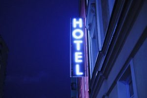 palvelummeyrityksille_hotellikyltti